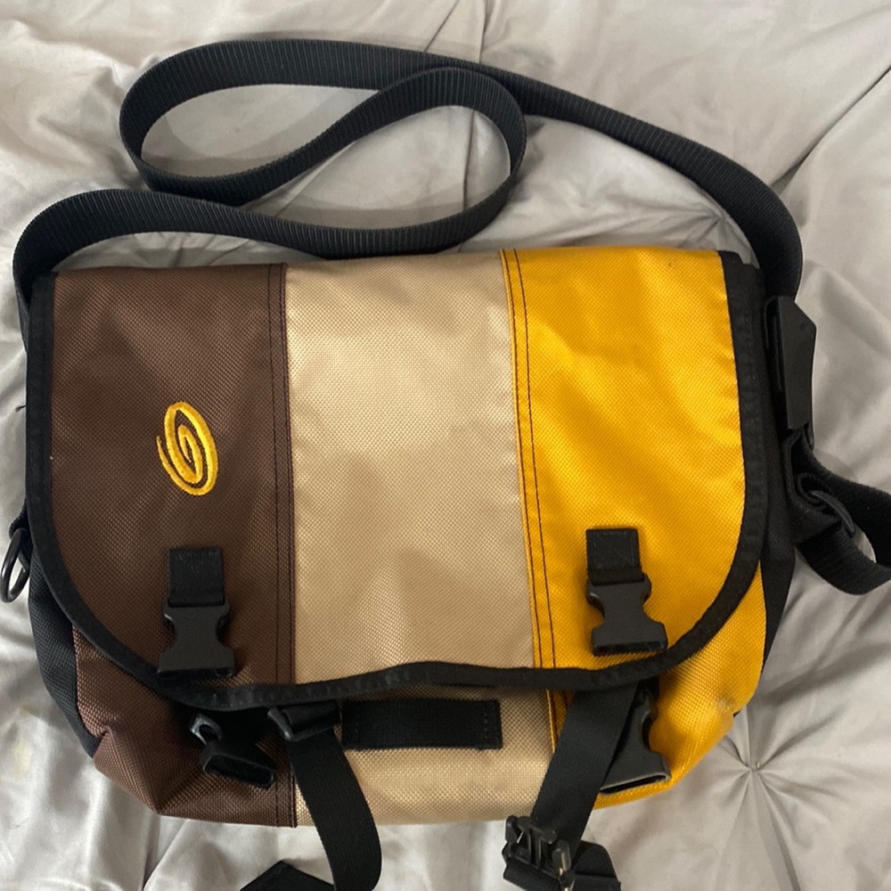 Timbuk2 messenger bag.